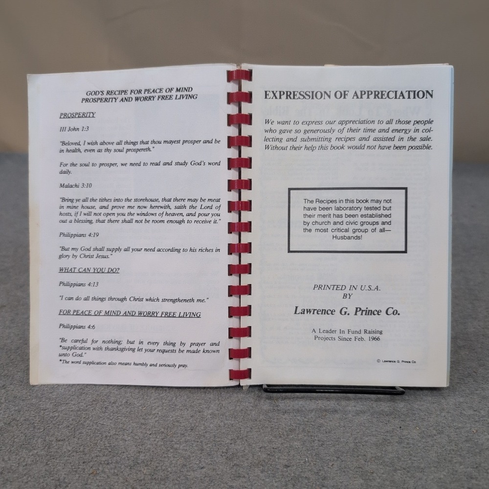Giving Thanks Eufaula Church of God Alabama Community Cookbook Spiral Bound VG- - Picture 3 of 3